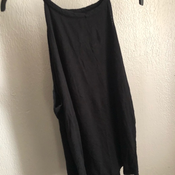 Tank tops - Picture 2 of 4